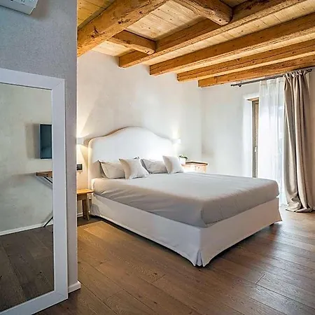 Borgo San Verolo Bed & Breakfast 3*