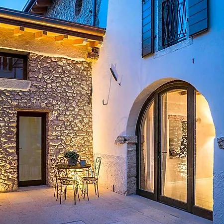 Borgo San Verolo Bed & Breakfast 3*