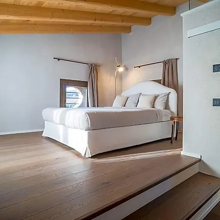 Borgo San Verolo Bed & Breakfast 3*